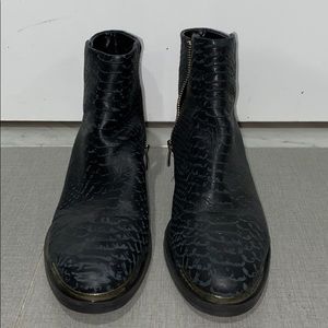 Snake Skin Faux Leather Zip Ankle Booties Size 8M